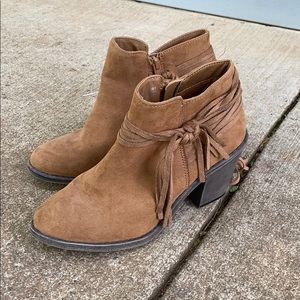 Brown/Tan Boots